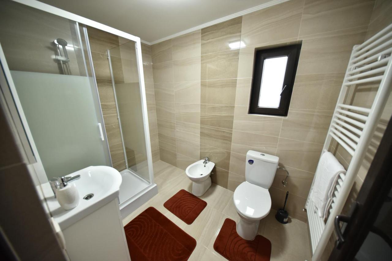 Regal Guest House Сигіт Екстер'єр фото