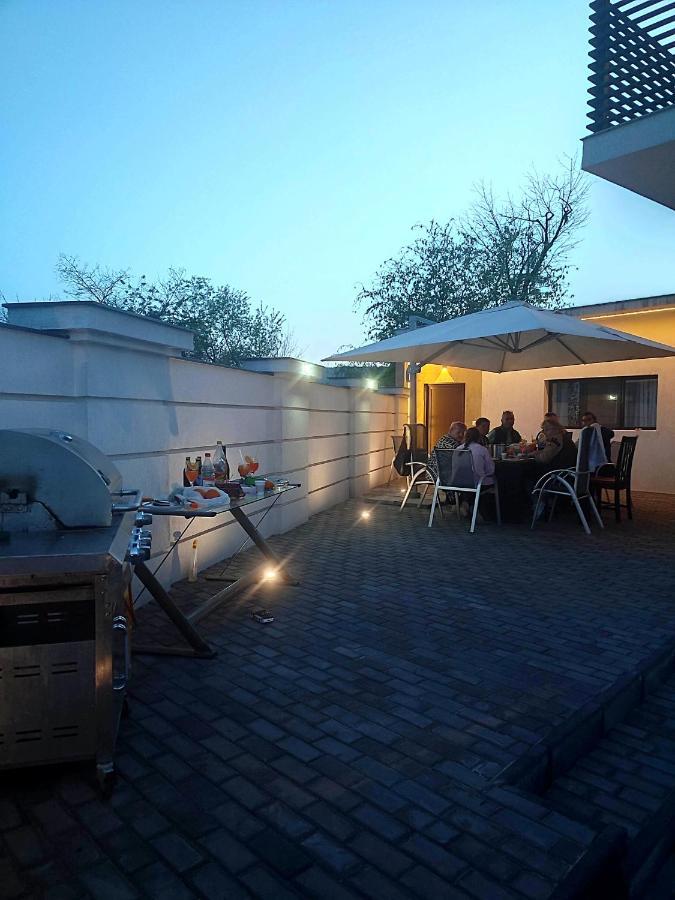 Regal Guest House Сигіт Екстер'єр фото