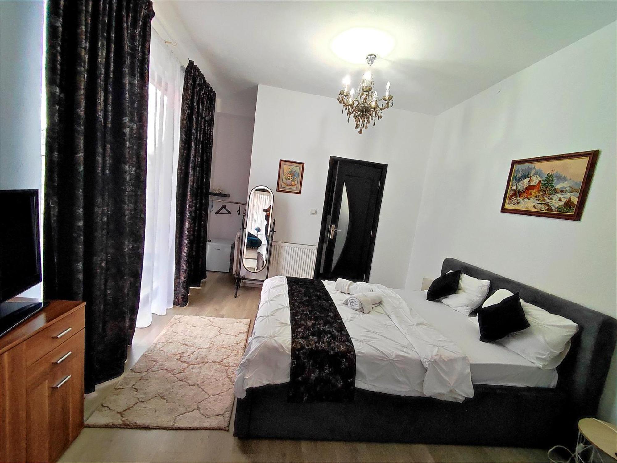 Regal Guest House Сигіт Екстер'єр фото