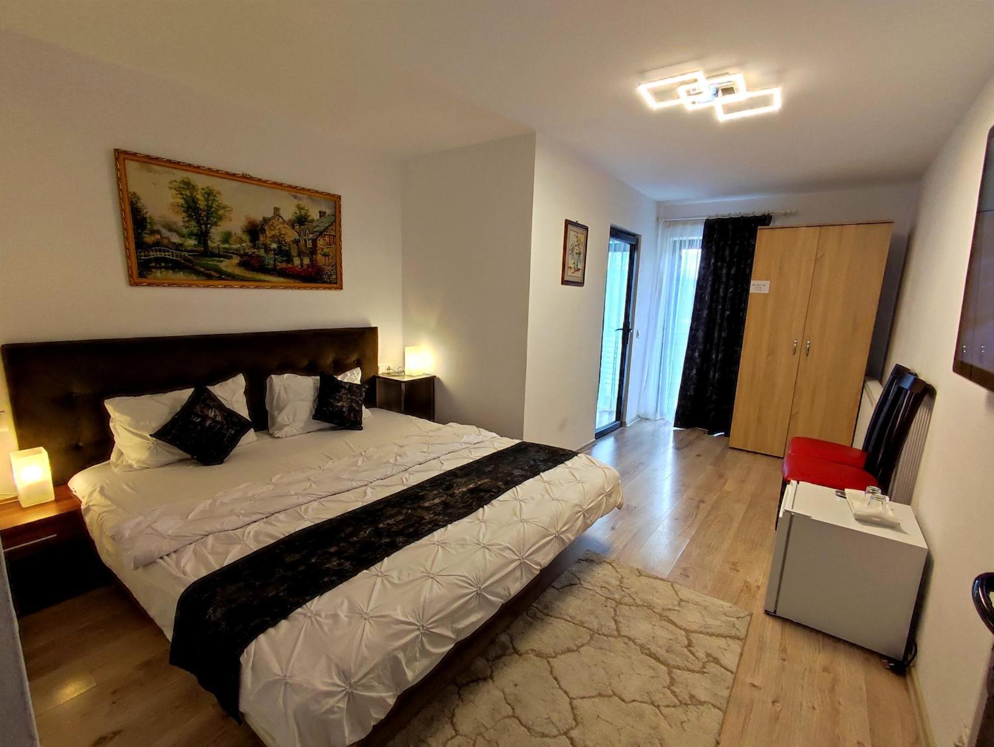 Regal Guest House Сигіт Екстер'єр фото